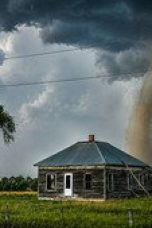 Nonton film In the Eye of the Storm: Chasers Season 1 Episode 5 terbaru di Dutamovie21